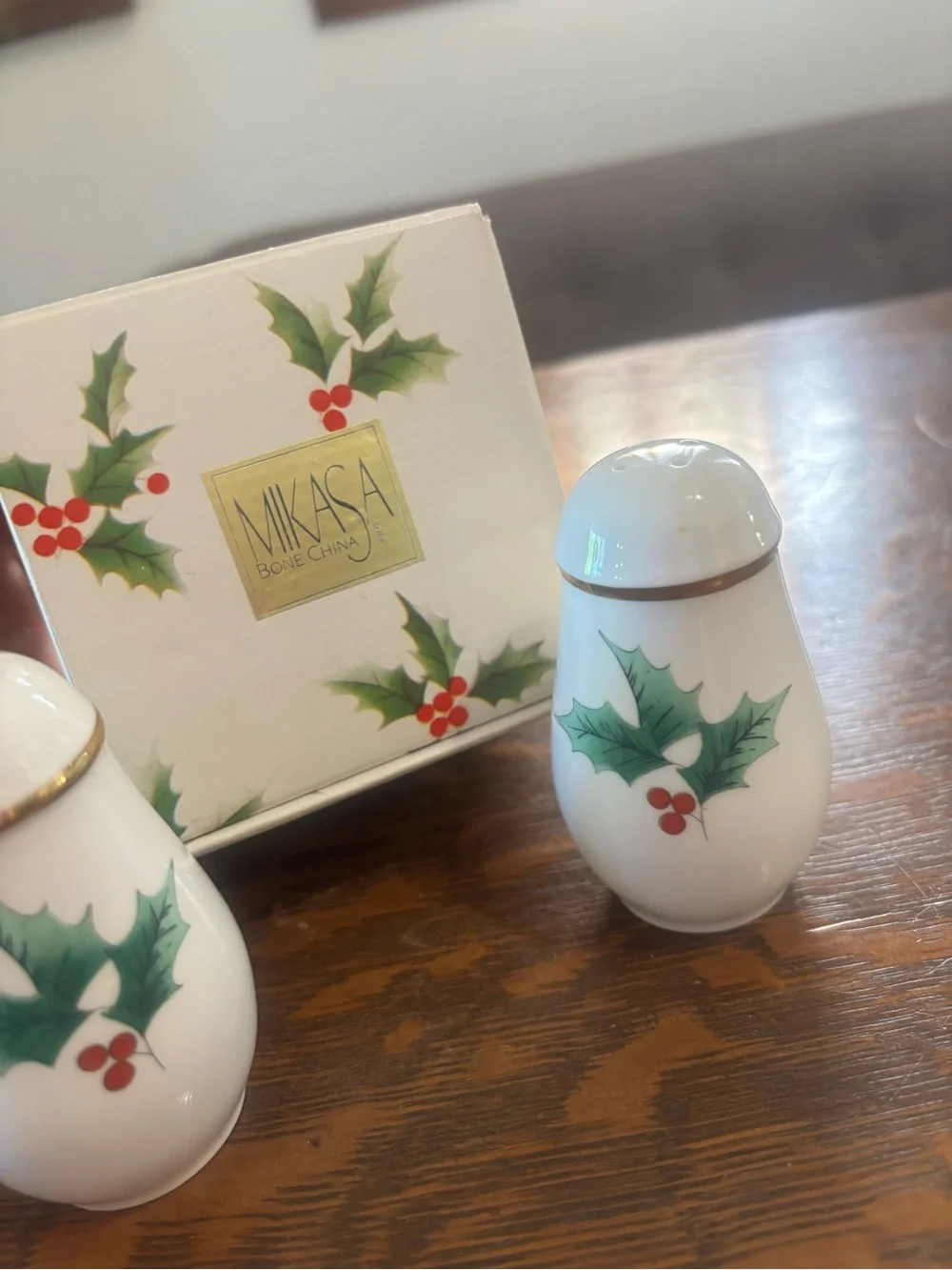 Mikasa White Porcelain Holly Salt and Pepper Shakers with Gold Trim